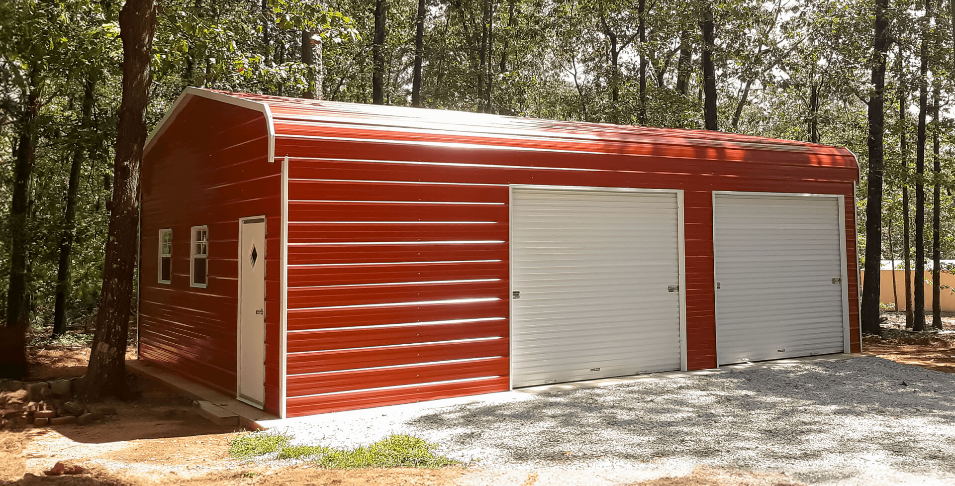 Pole Barn Kits vs. Metal Barn Kits – A Side-by-Side Comparison for Buyers